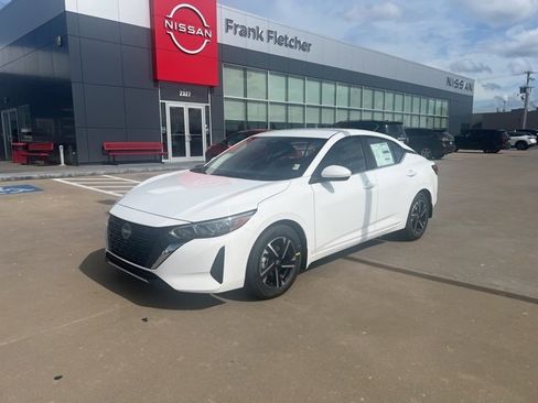 New 2025 Nissan Sentra SV image 1