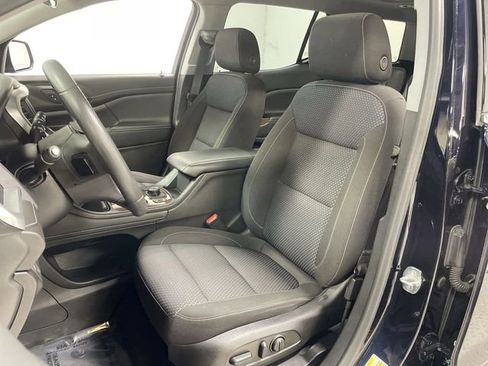 Used 2022 GMC Acadia SLE w/ Driver Convenience Package image 11