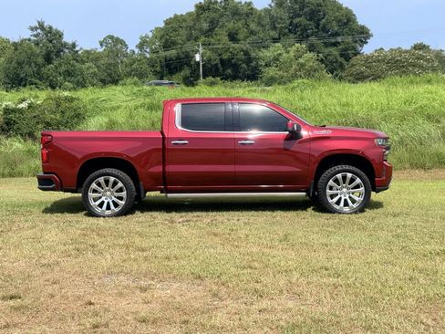 Used 2019 Chevrolet Silverado 1500 High Country w/ Technology Package AWD/4WD image 6
