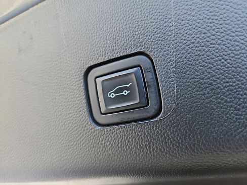 Certified 2023 Chevrolet Traverse LT image 29