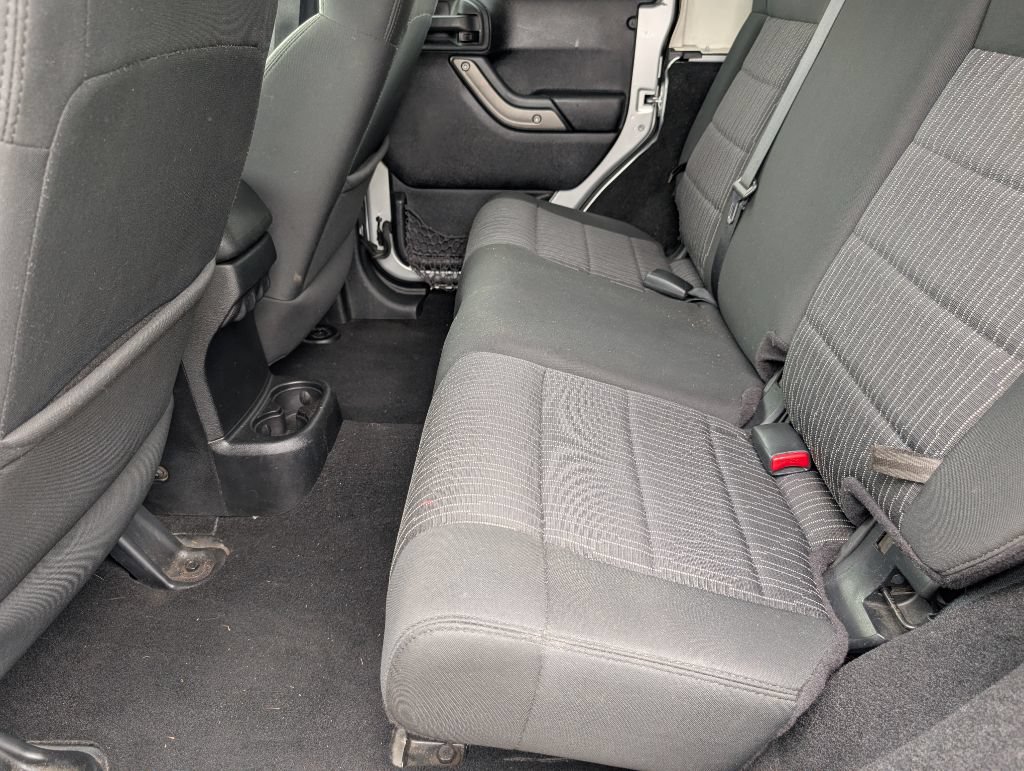Used 2012 Jeep Wrangler Unlimited Sport AWD/4WD image 10