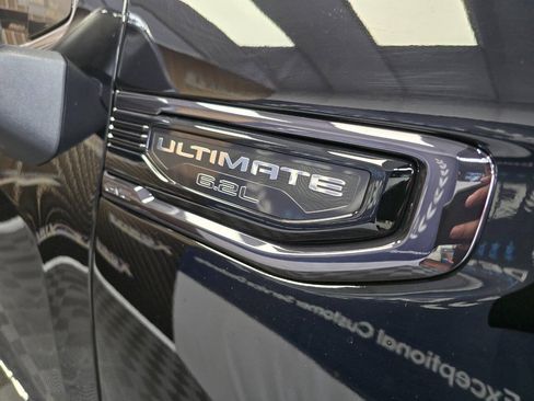 Used 2023 GMC Sierra 1500 Denali Ultimate AWD/4WD image 8