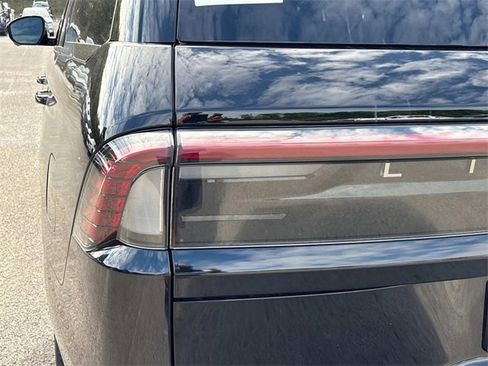 New 2025 Lincoln Navigator Reserve w/ Jet Appearance Package image 11