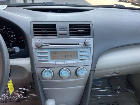 Used 2007 Toyota Camry LE FWD image 19