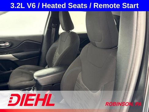 Used 2020 Jeep Cherokee Latitude AWD/4WD image 17