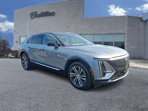 New 2026 Cadillac Lyriq Luxury w/ LPO, Floor Liner Package AWD/4WD image 2