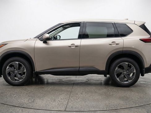 Used 2025 Nissan Rogue SV AWD/4WD image 5