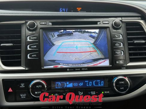 Used 2019 Toyota Highlander XLE w/ Preferred Accessory Package AWD/4WD image 38