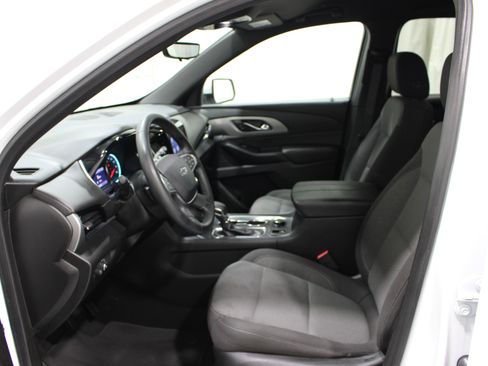 Used 2023 Chevrolet Traverse LT FWD image 3