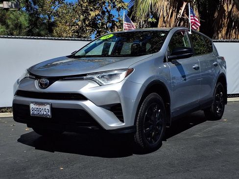 Used 2018 Toyota RAV4 LE w/ All Weather Liner Package FWD image 39