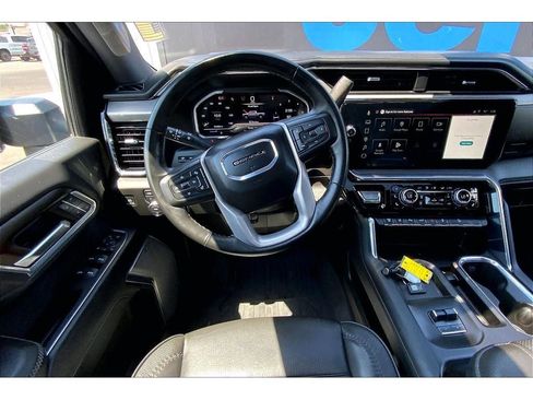 Used 2025 GMC Sierra 2500 Denali w/ Denali Reserve Package AWD/4WD image 5