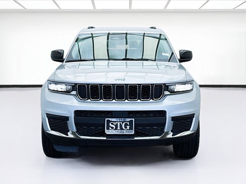 Used 2022 Jeep Grand Cherokee L Laredo w/ Luxury Tech Group I image 2