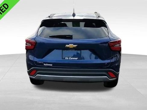 Certified 2024 Chevrolet Trax LT w/ Driver Confidence Package image 8