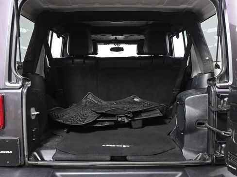 Used 2014 Jeep Wrangler Unlimited Rubicon AWD/4WD image 19