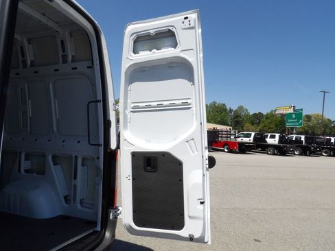 Used 2025 Mercedes-Benz Sprinter 2500 image 45