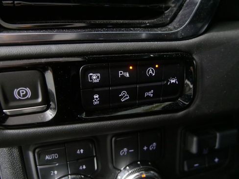 Used 2025 GMC Yukon AT4 Ultimate AWD/4WD image 20
