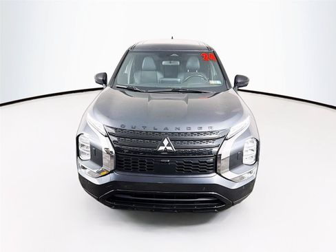 Used 2024 Mitsubishi Outlander SE Black Edition AWD/4WD image 13