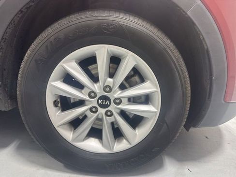 Used 2020 Kia Sorento LX w/ LX I4 Convenience Package image 4