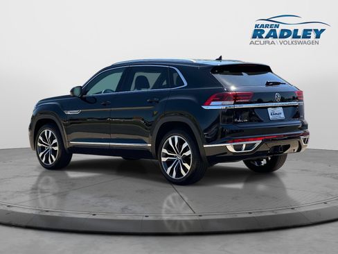 Certified 2023 Volkswagen Atlas Cross Sport SEL Premium R-Line AWD/4WD image 4