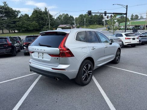 Used 2019 Volvo XC60 T5 Momentum w/ Premium Package AWD/4WD image 4