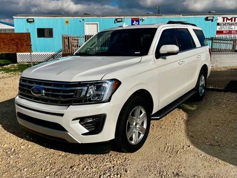 Used 2020 Ford Expedition XLT w/ Equipment Group 202A image 3
