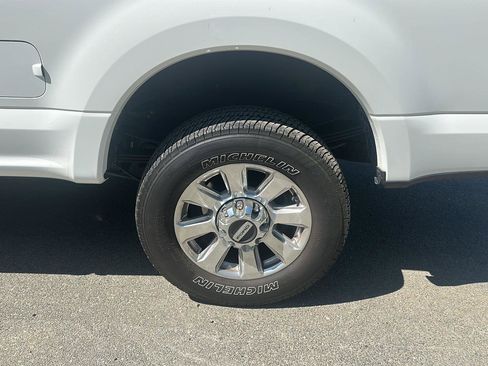 Used 2021 Ford F250 Platinum image 9