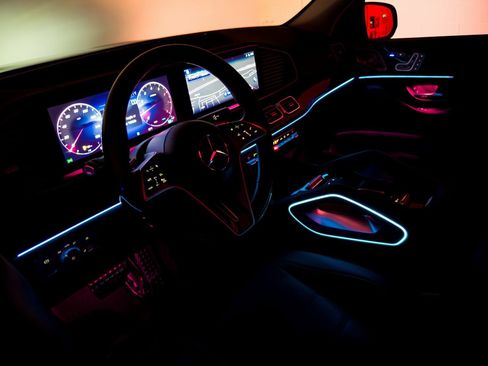 Used 2024 Mercedes-Benz GLS 450 4MATIC image 16