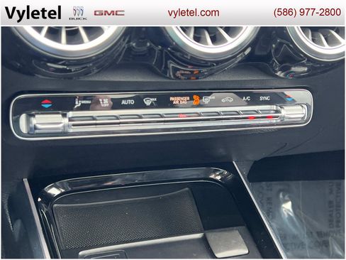 Used 2020 Mercedes-Benz GLB 250 4MATIC image 23