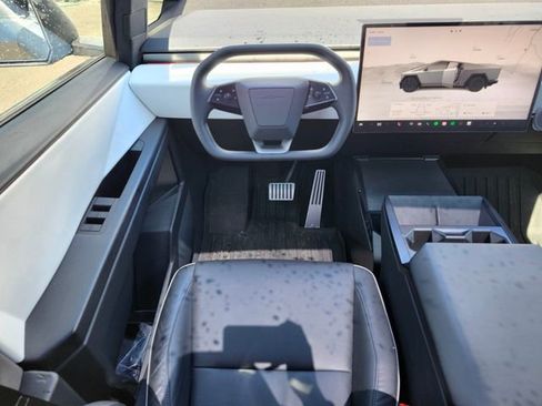 Used 2024 Tesla Cybertruck AWD Crew Cab image 13
