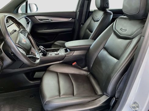 Used 2025 Cadillac XT6 Luxury w/ LPO, Floor Liner Package AWD/4WD image 22