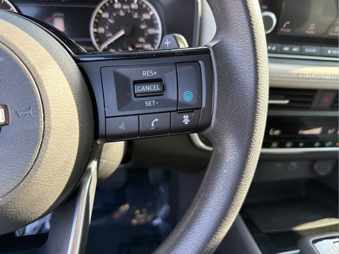 Certified 2023 Nissan Rogue SV FWD image 14