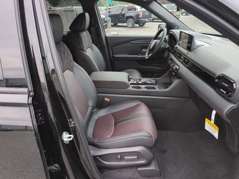 New 2026 Honda Pilot Black Edition image 9