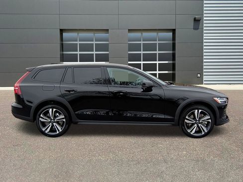 New 2026 Volvo V60 B5 Cross Country Plus w/ Protection Package Premier image 8