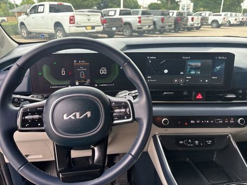 Used 2026 Kia Carnival EX FWD image 16