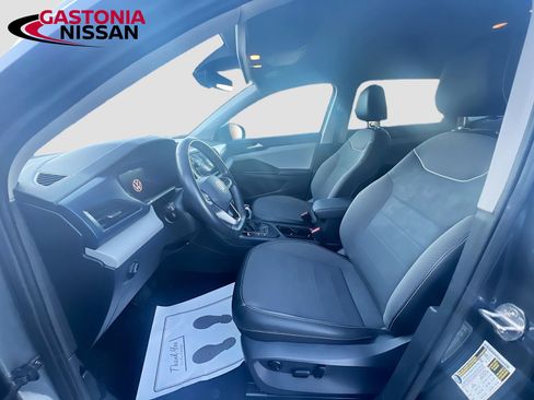 Used 2024 Volkswagen Taos SE image 27