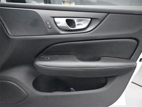 Used 2024 Volvo S60 B5 Core image 28