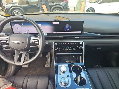 Used 2025 Genesis GV80 2.5T Standard image 6