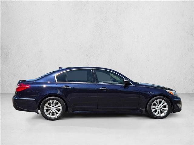 Used 2012 Hyundai Genesis 3.8 RWD image 4