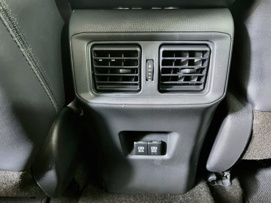 Used 2019 Toyota RAV4 Limited w/ Cold Weather Package FWD image 32