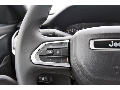 Used 2024 Jeep Compass Latitude AWD/4WD image 23