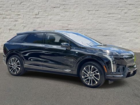 Certified 2025 Cadillac Optiq Sport 2 AWD/4WD image 6