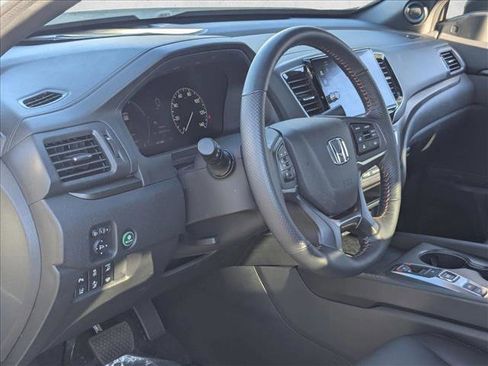 Used 2025 Honda Ridgeline TrailSport image 10