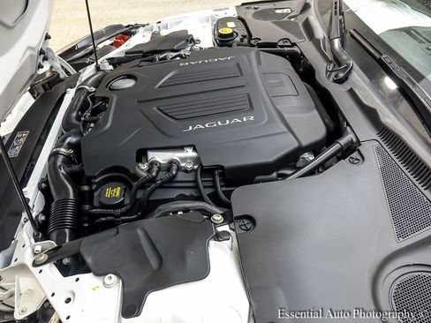 Used 2016 Jaguar F-TYPE R image 25