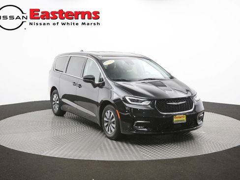 Used 2023 Chrysler Pacifica Touring-L FWD image 52