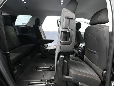 Used 2021 Chevrolet Traverse LT AWD/4WD image 49