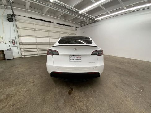 Used 2024 Tesla Model Y Performance image 5