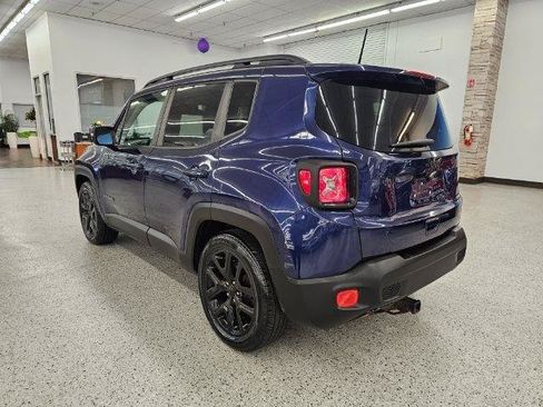 Used 2018 Jeep Renegade Altitude FWD image 7