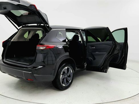 Used 2025 Nissan Rogue SV FWD image 11
