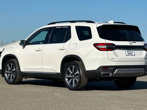 Certified 2025 Honda Pilot Touring image 5