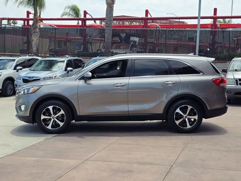 Used 2017 Kia Sorento EX w/ EX V6 Premium Package FWD image 9